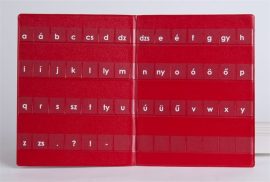 . Betűtartó, a teljes magyar abc-hez . Betűtartó, a teljes magyar abc-hez
